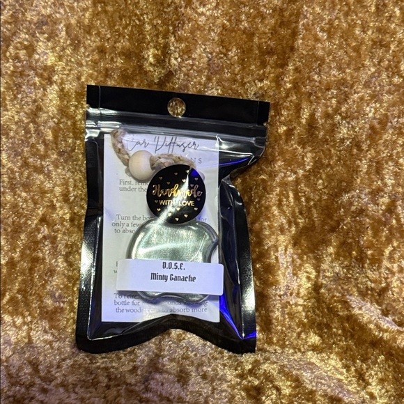 Department Of Scents Emporium Minty Ganache Car Diffuser - Picture 6 of 7